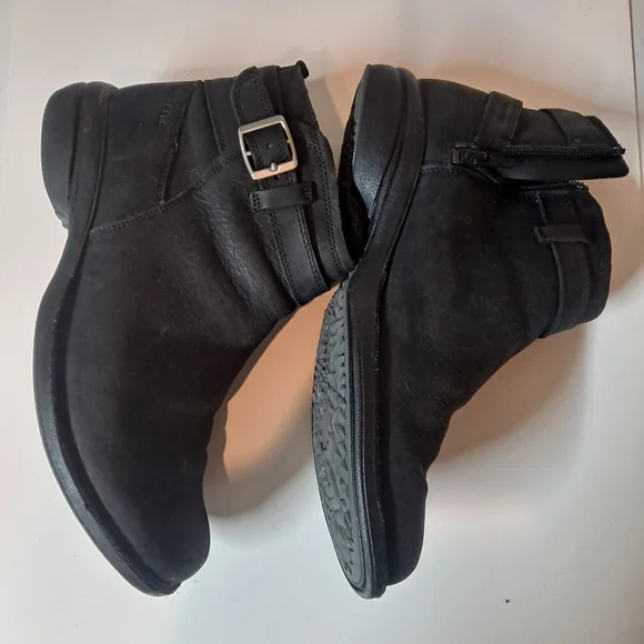 Merrell Women's Black Footwear - Picture 2 of 5